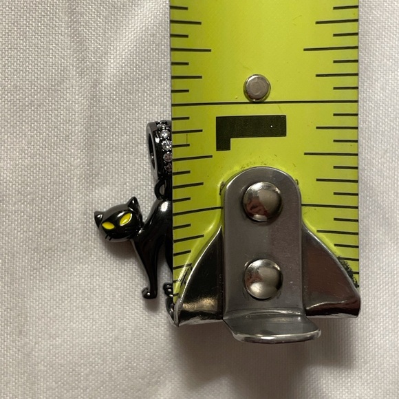 Black Cat with Yellow Eyes Bracelet Charm - Picture 6 of 6